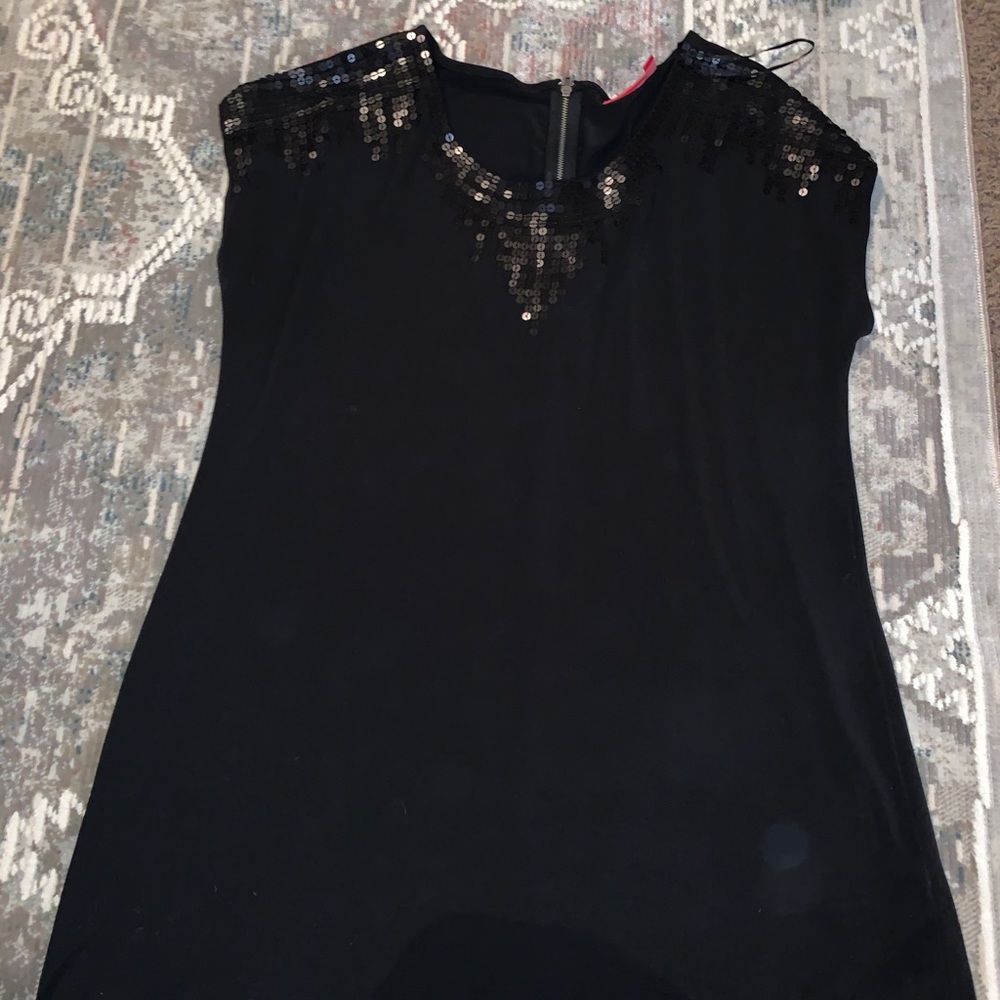 BLACK DRESS
